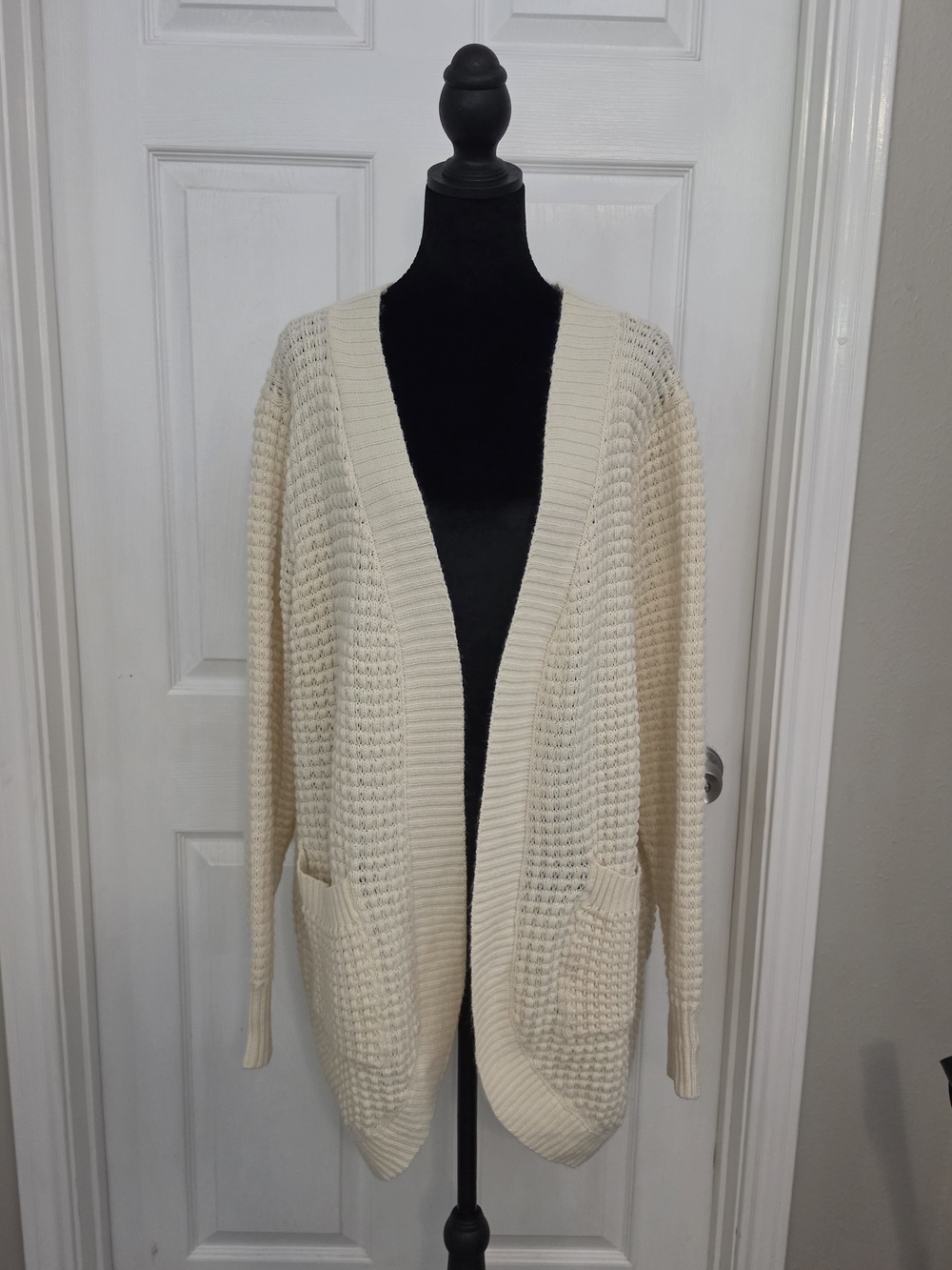 LARACE Cozy Open-Front Cream Knit Cardigan with Front Pockets